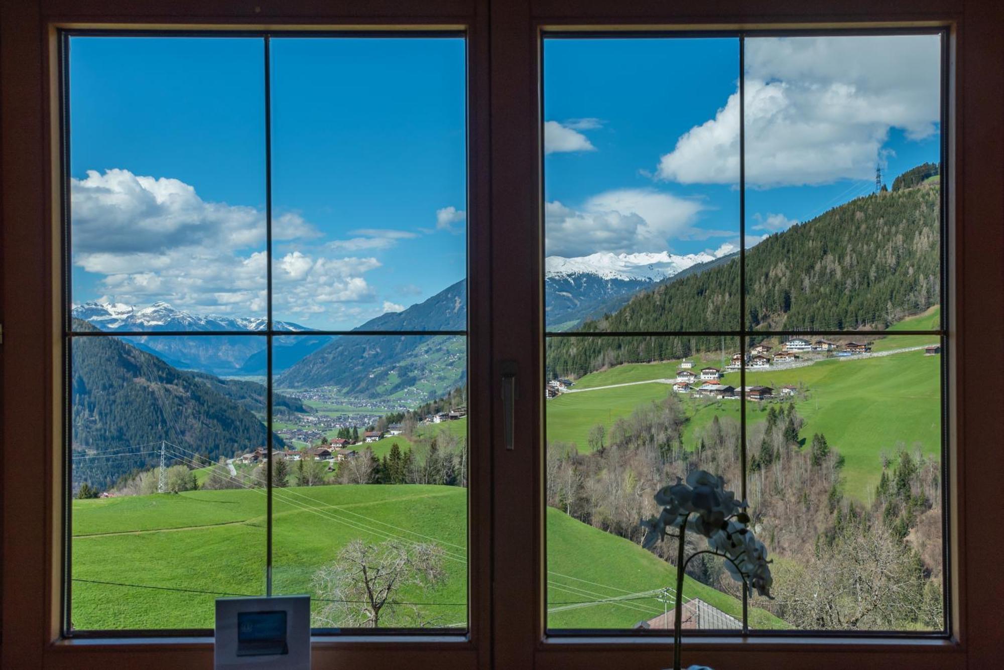 Ferienwohnung Ausblick Zillertal Хайнценберг Екстериор снимка